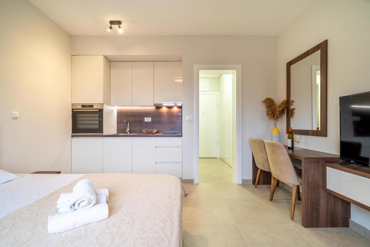 Studio Apartment N2 Тиват Екстериор снимка